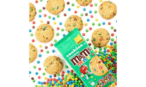 BURTONS COOKIES M&MS šokoladiniai sausainiai su žirniukais viduje 180 g